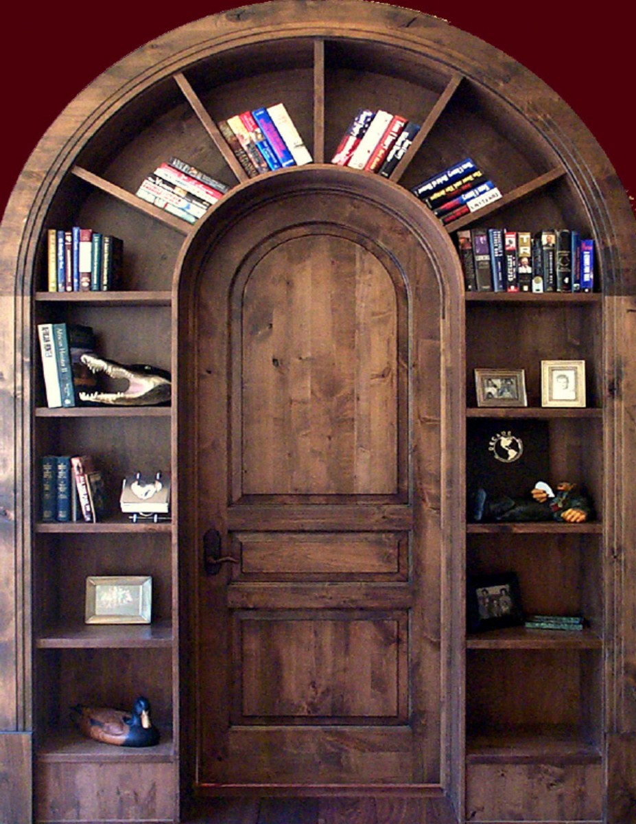 Оригинальный книжный шкаф
